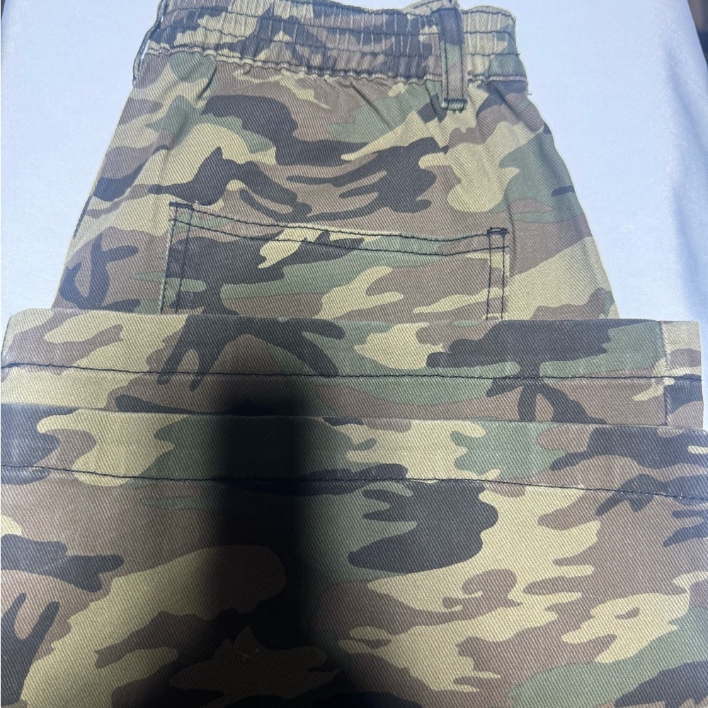 House of Harlow 1960 Women's Green Wide Leg Camo Cargo Pants - Picture 9 of 12